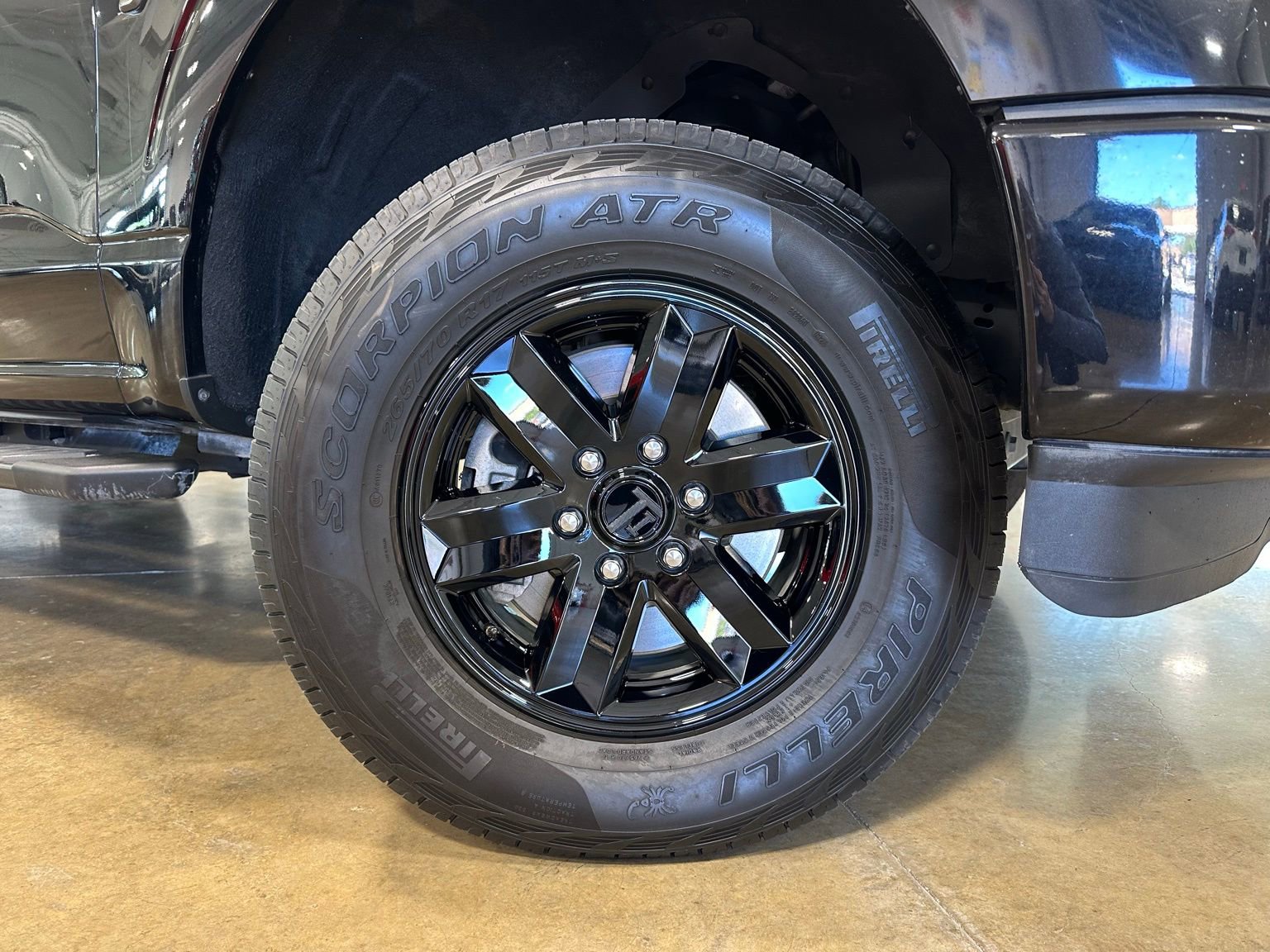 Used 2022 Ford F150 XLT w/ Equipment Group 302A High image 9