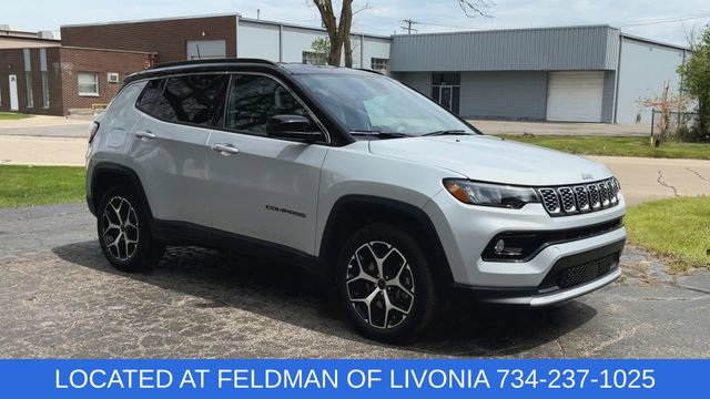 Used 2025 Jeep Compass Limited AWD/4WD image 2
