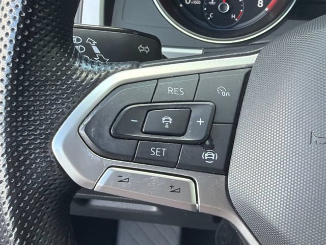Used 2021 Volkswagen Atlas Cross Sport SE w/ Panoramic Sunroof Package FWD image 25