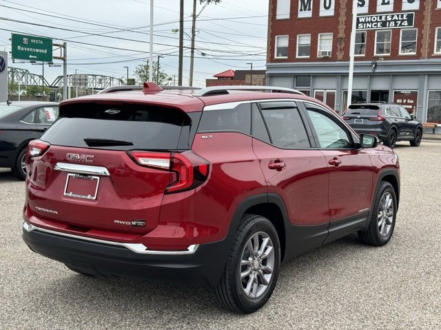 Used 2024 GMC Terrain SLT image 5