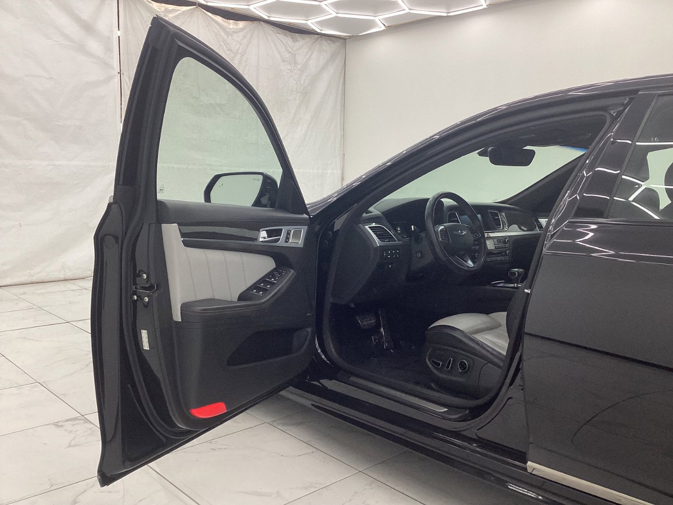 Used 2018 Genesis G80 3.3T Sport image 16