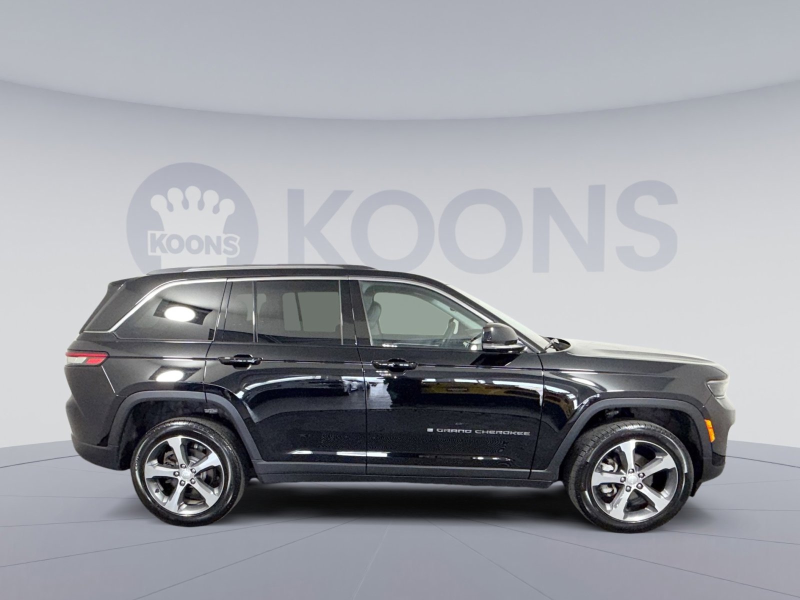 Used 2023 Jeep Grand Cherokee Limited image 8