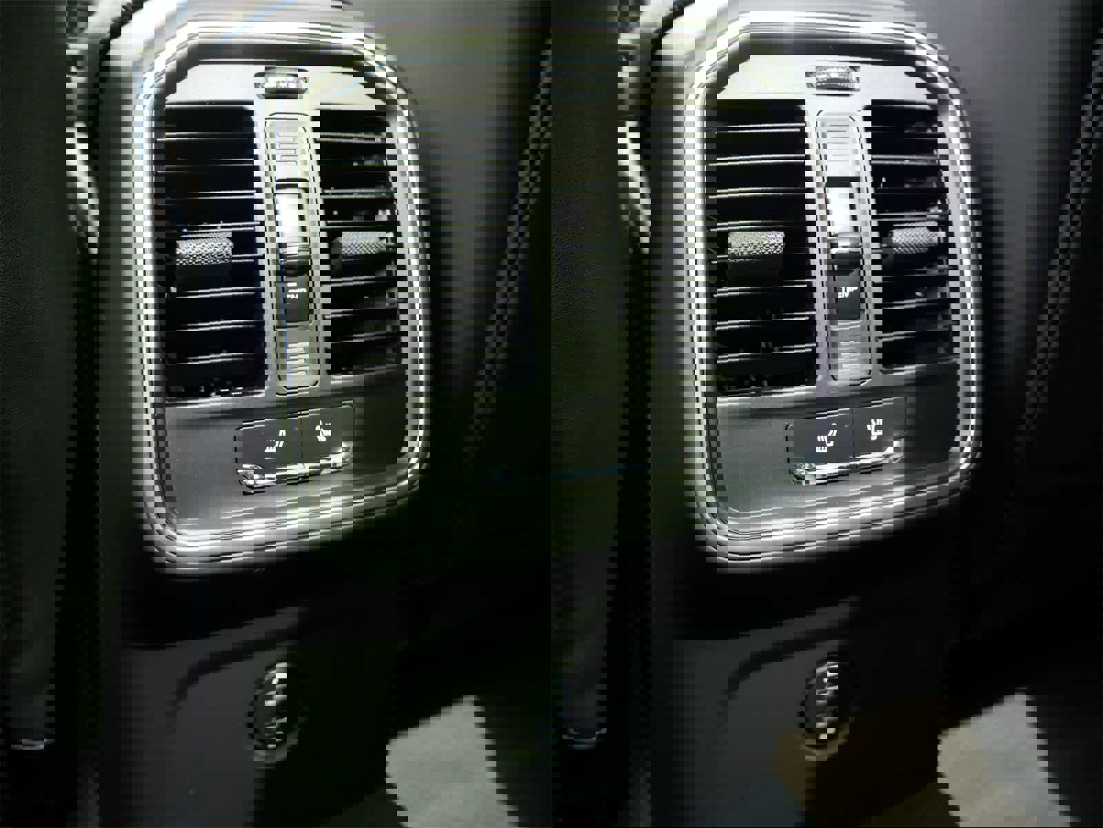 New 2025 Porsche Macan S image 10