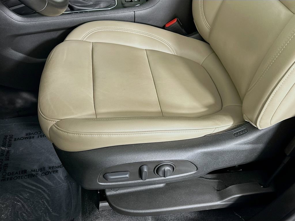 Used 2023 Chevrolet Traverse LT w/ LT Premium Package image 27