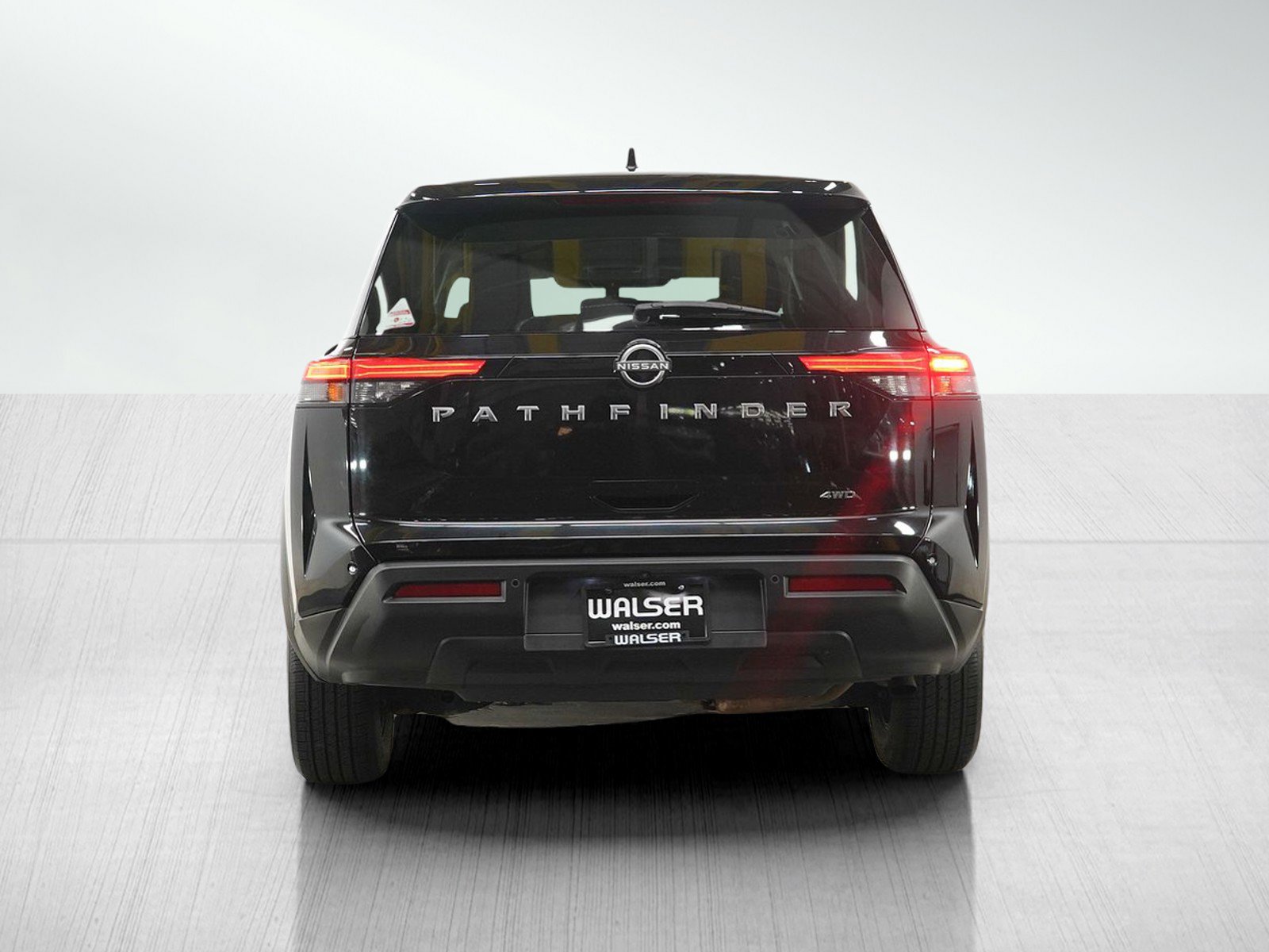 Used 2022 Nissan Pathfinder S AWD/4WD image 4