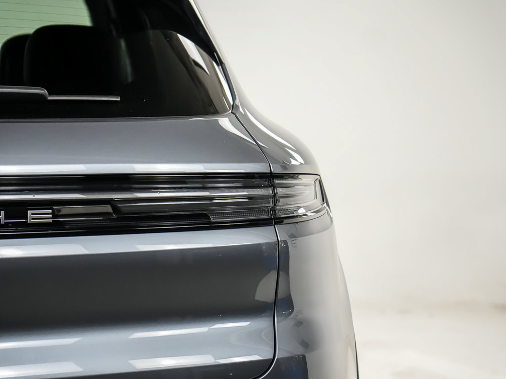 New 2027 Porsche Cayenne S AWD/4WD image 12