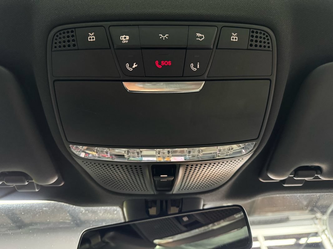 Used 2017 Mercedes-Benz E 400 4MATIC Wagon image 32