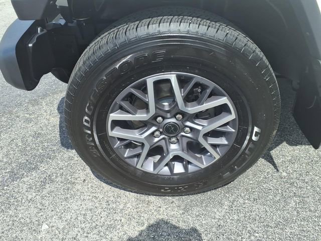 Used 2025 Jeep Wrangler Sahara image 4