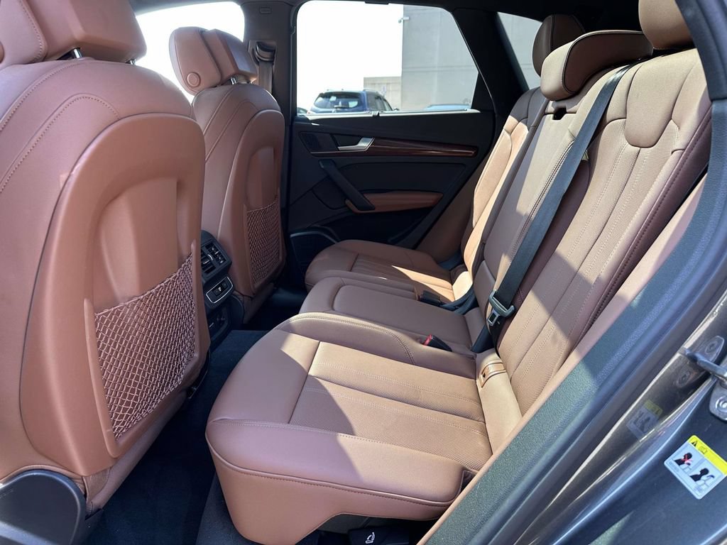 Used 2022 Audi Q5 e Premium Plus AWD/4WD image 9