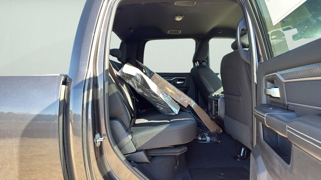 New 2026 RAM 3500 Big Horn AWD/4WD image 14