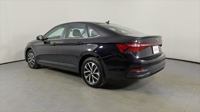 Used 2025 Volkswagen Jetta S image 4