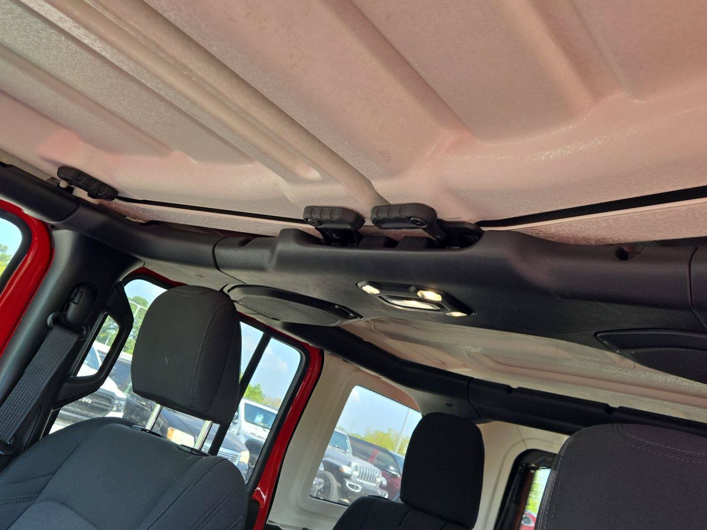 Used 2022 Jeep Wrangler Unlimited Sport AWD/4WD image 16