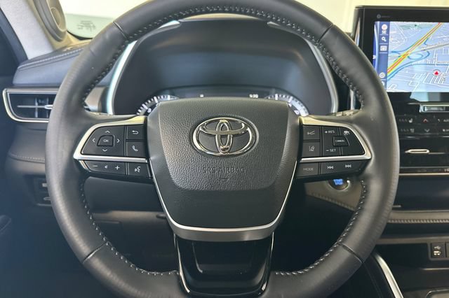 Used 2022 Toyota Highlander Limited AWD/4WD image 28