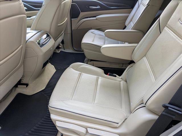 Used 2023 Cadillac Escalade Premium Luxury w/ LPO, Illumination Package image 18