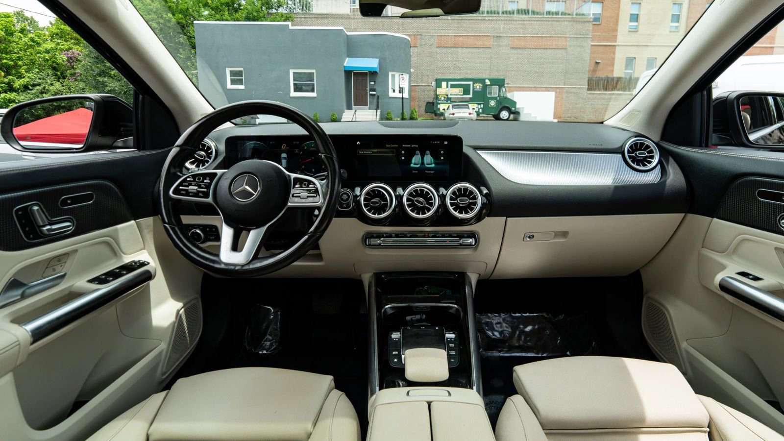 Used 2022 Mercedes-Benz GLA 250 4MATIC w/ Premium Package Lite image 31
