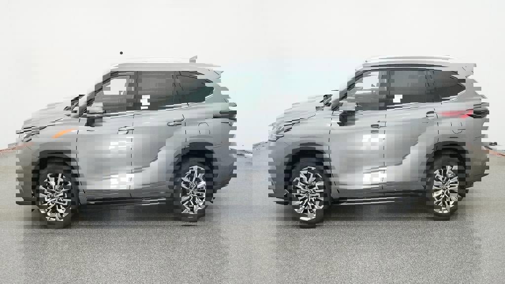 New 2026 Toyota Highlander Platinum image 36