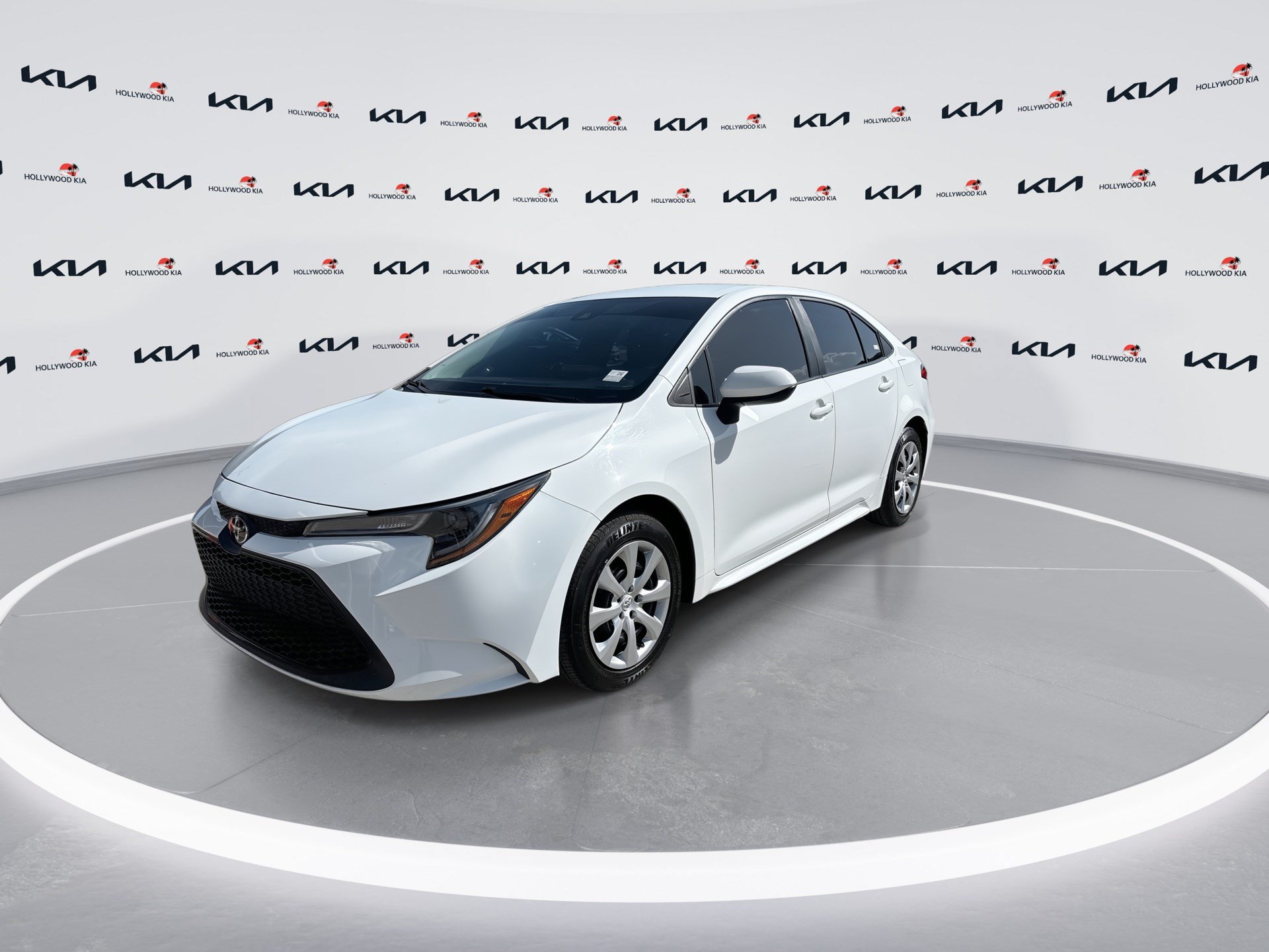Used 2022 Toyota Corolla LE FWD image 4