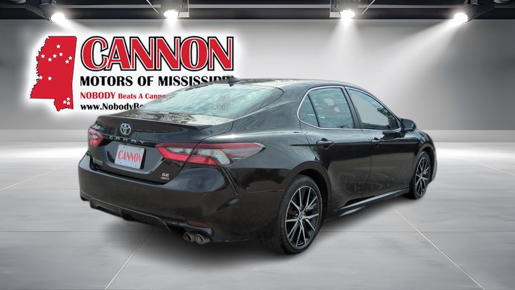 Used 2023 Toyota Camry SE image 5