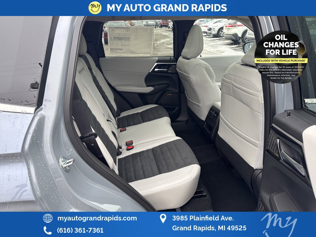 Used 2026 Mitsubishi Outlander SE AWD/4WD image 16