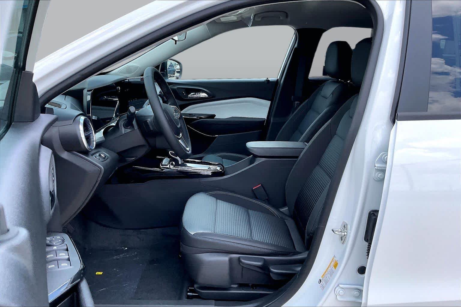 New 2026 Chevrolet Trax LT w/ Driver Confidence Package FWD image 10
