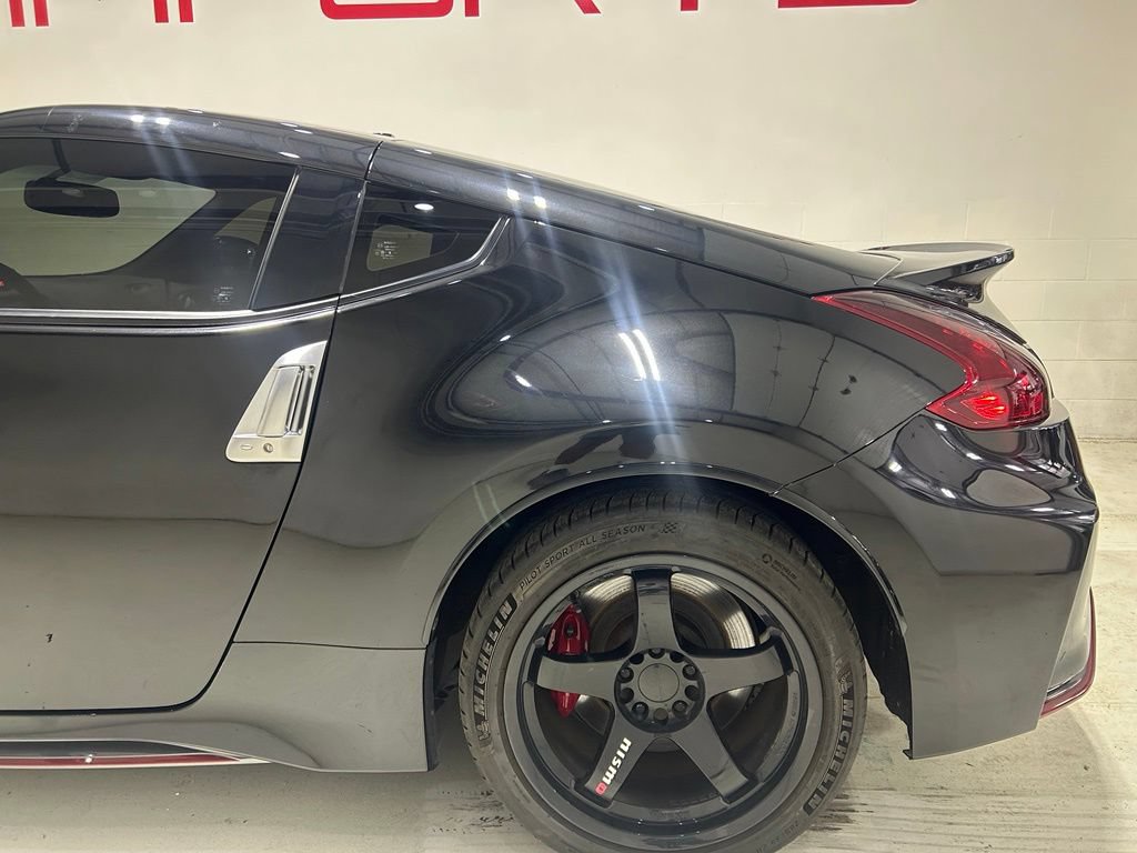 Used 2017 Nissan 370Z NISMO RWD image 4