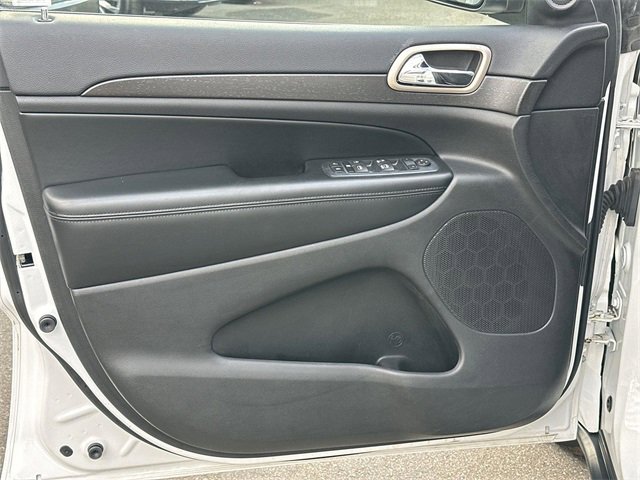 Used 2016 Jeep Grand Cherokee Laredo image 19