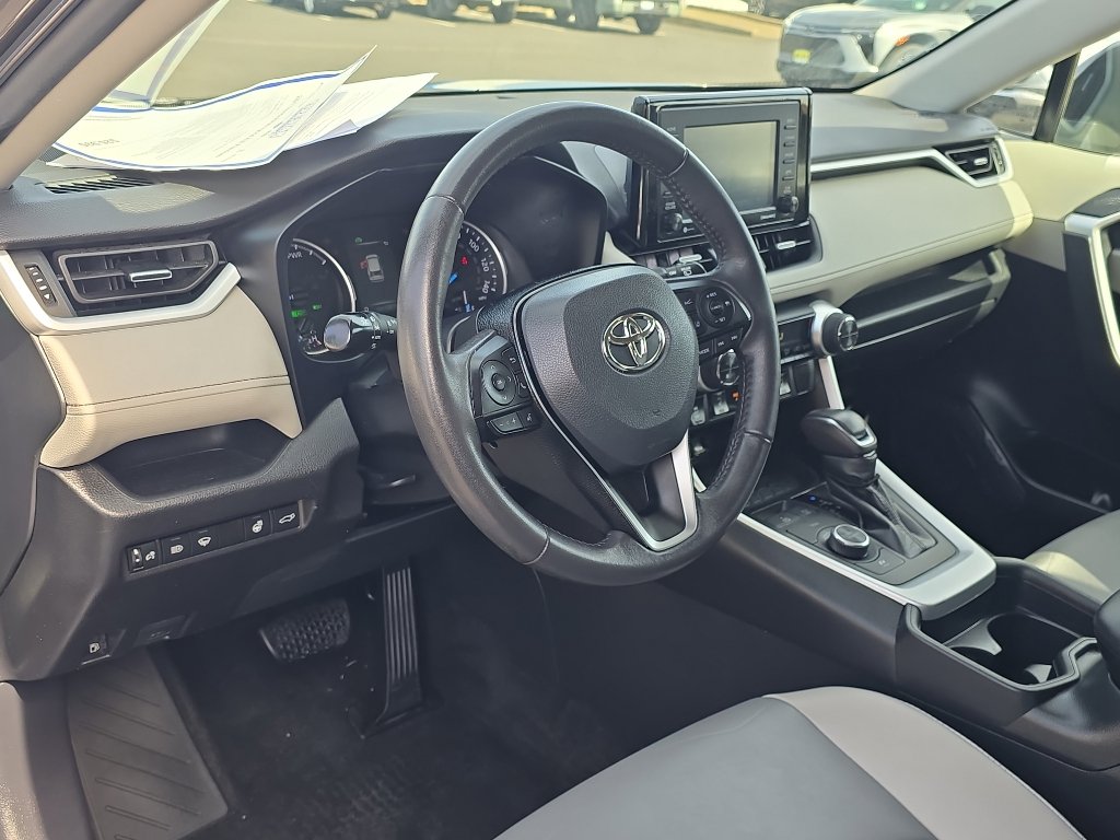 Used 2021 Toyota RAV4 XLE Premium AWD/4WD image 15