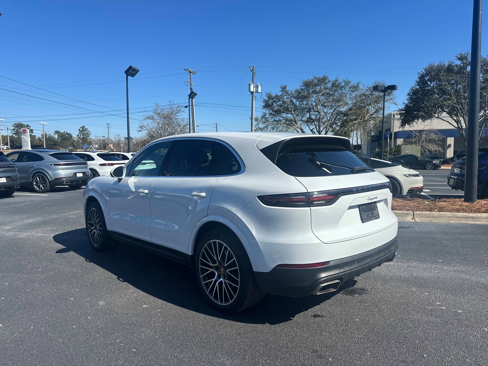 Certified 2023 Porsche Cayenne image 3