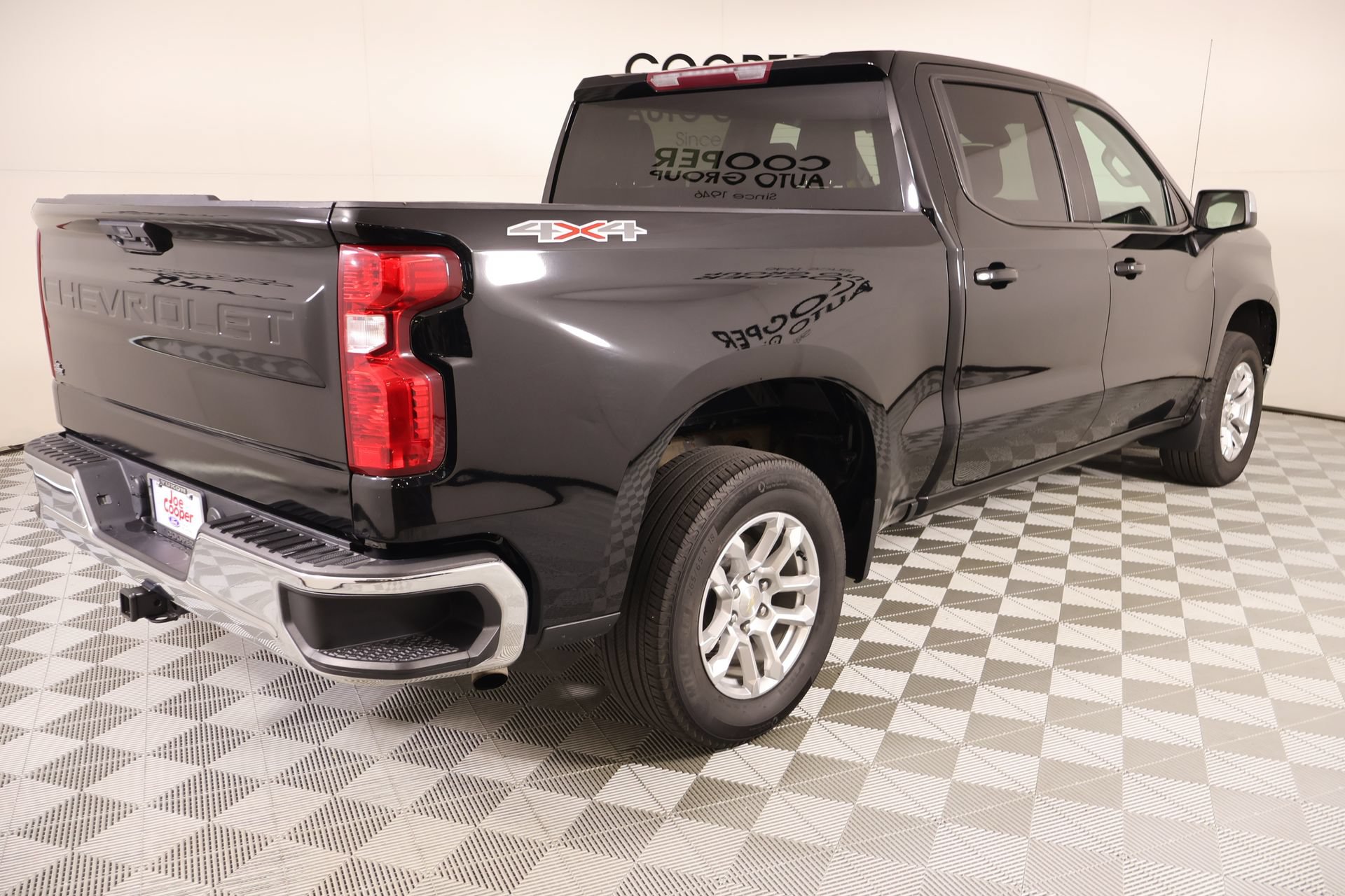 Used 2023 Chevrolet Silverado 1500 LT AWD/4WD image 20