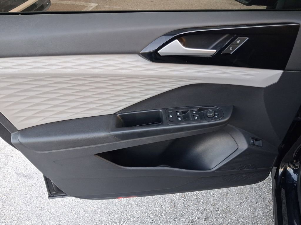 Certified 2022 Volkswagen Taos S w/ IQ Drive S Package image 15
