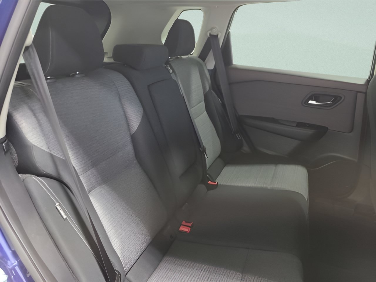 Used 2023 Nissan Rogue SV AWD/4WD image 14