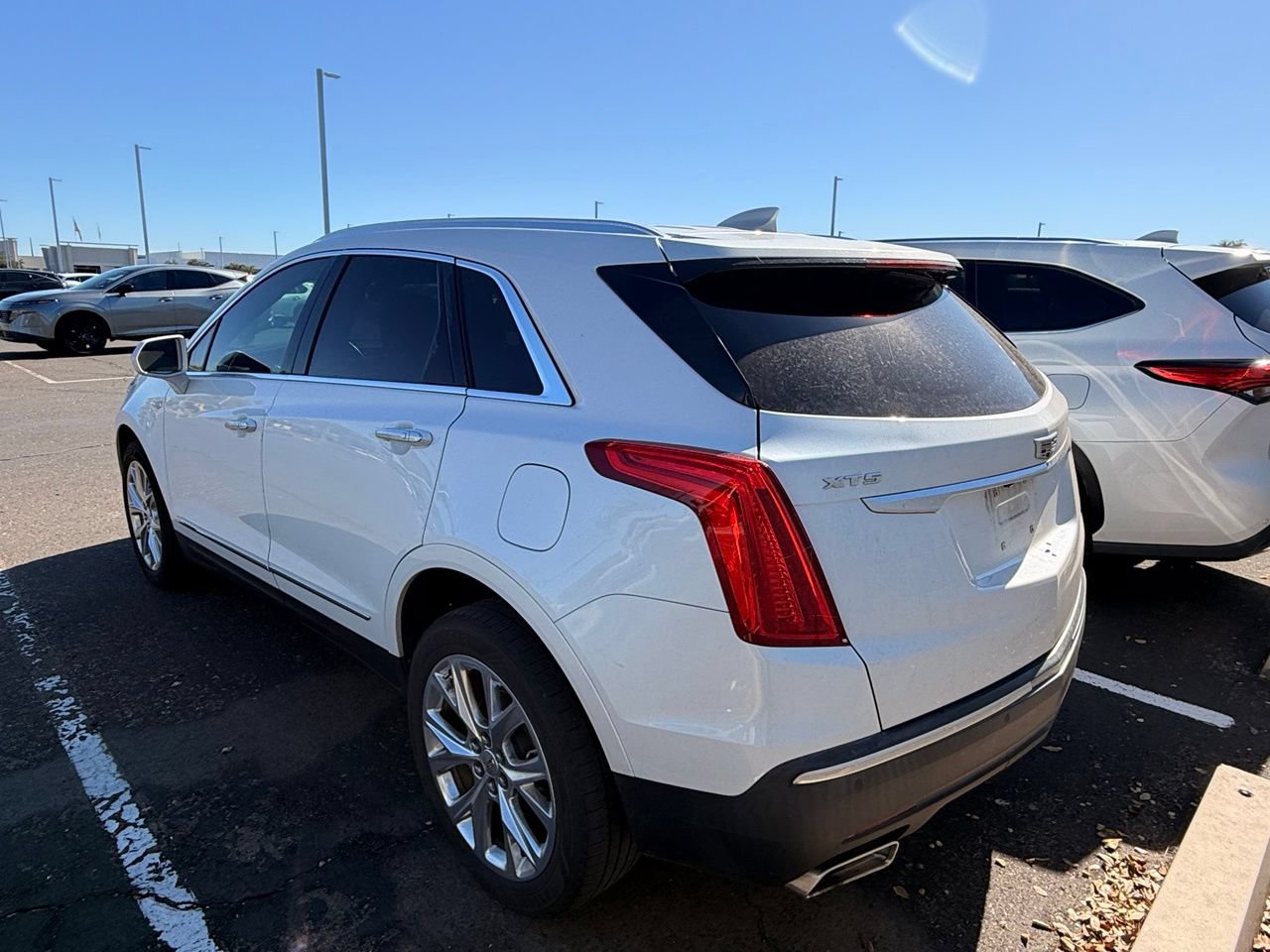 Used 2019 Cadillac XT5 Luxury w/ LPO, Radiant Package FWD image 6