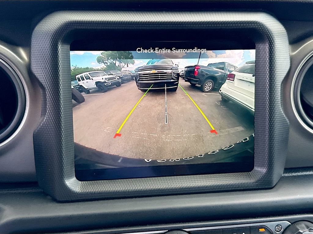 Used 2023 Jeep Wrangler Unlimited w/ Sun & Screen Package AWD/4WD image 15