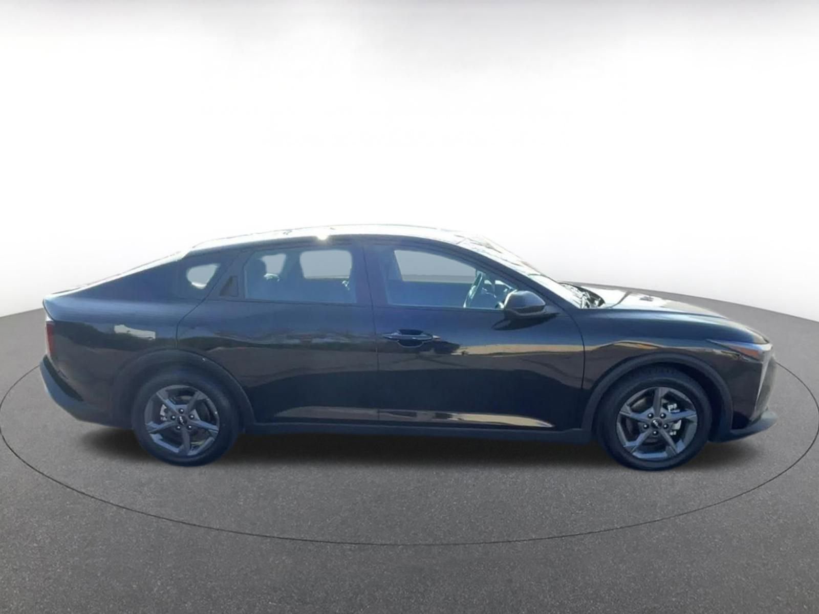 Used 2025 Kia K4 LXS image 16