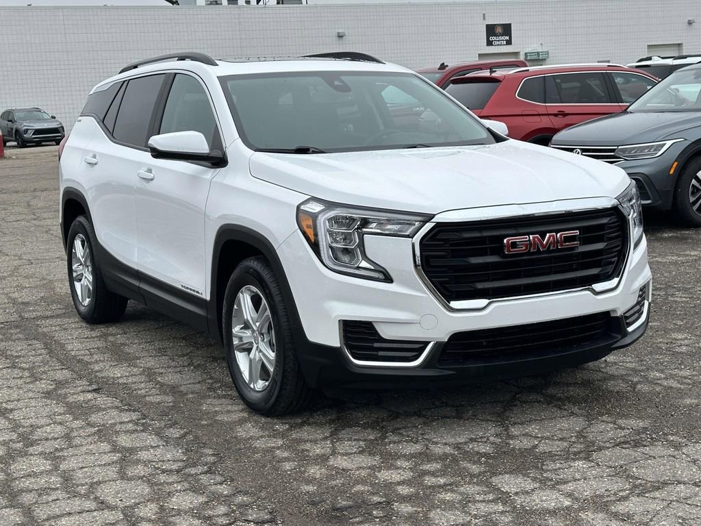 Certified 2023 GMC Terrain SLE w/ Driver Convenience Package image 7