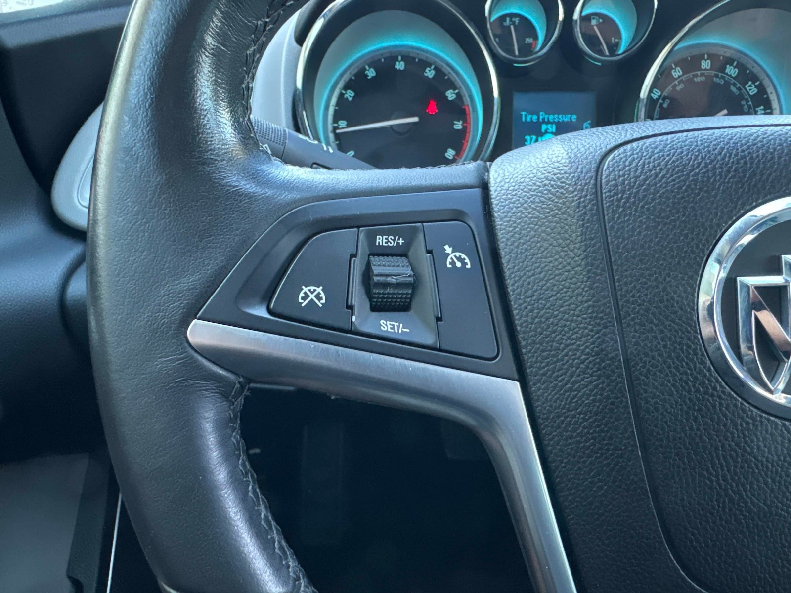 Used 2013 Buick Verano FWD image 29