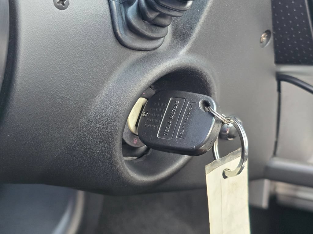 Used 2008 Tesla Roadster RWD image 29