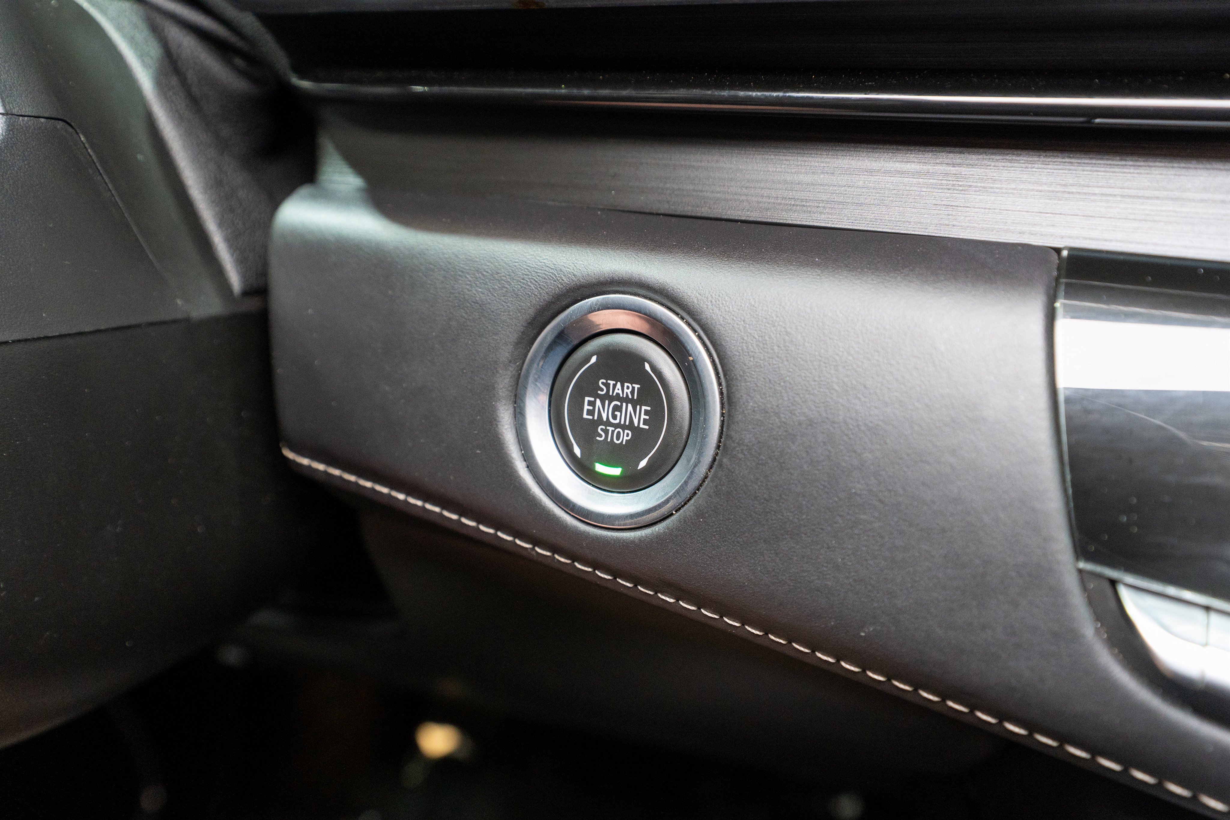 Used 2021 Cadillac Escalade ESV Sport Platinum AWD/4WD image 33