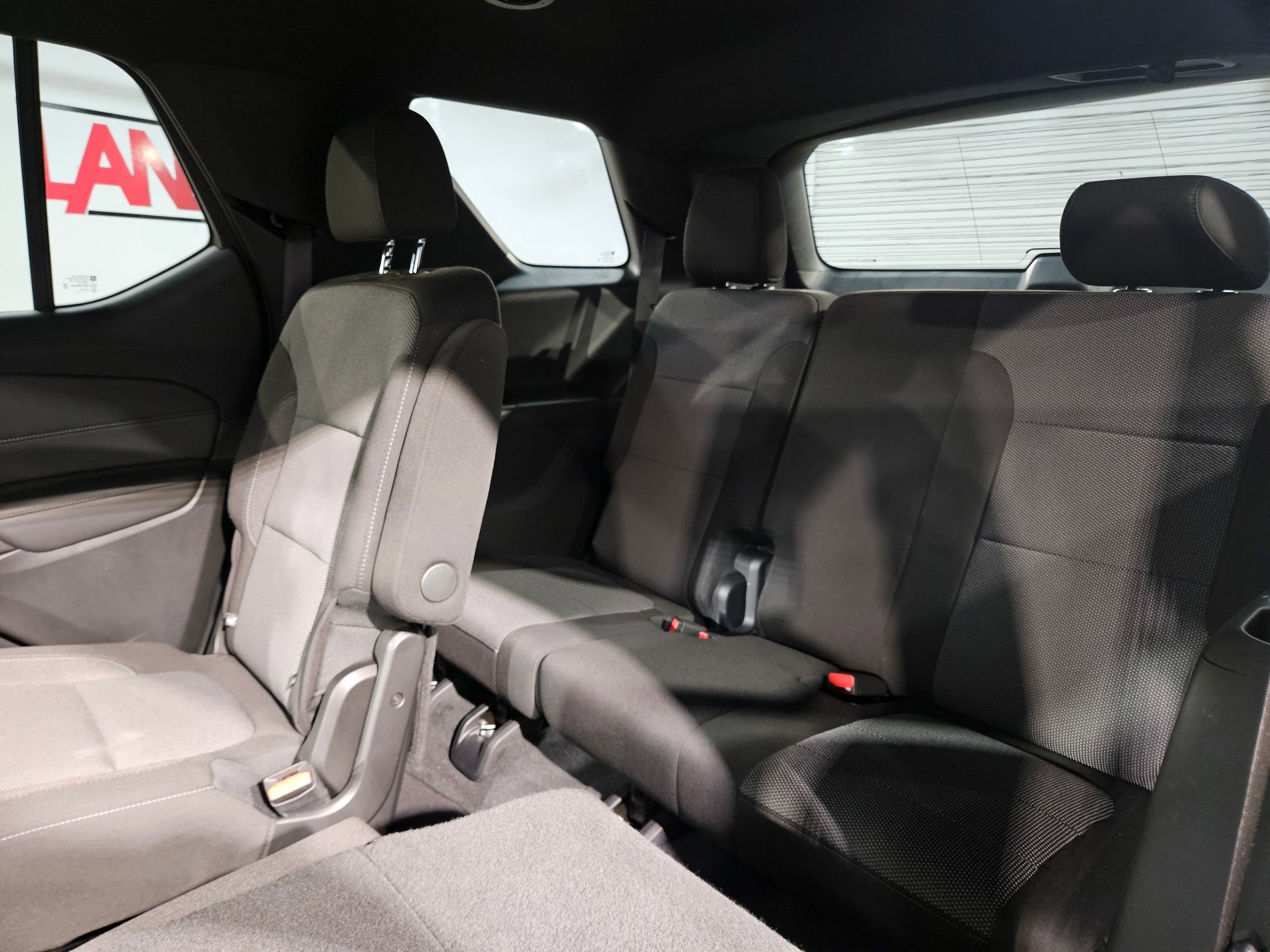 Used 2023 Chevrolet Traverse LT image 37