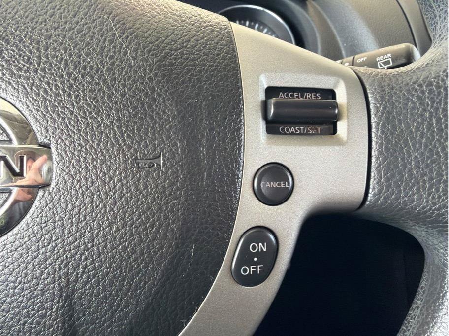Used 2013 Nissan Rogue SV w/ Premium Pkg AWD/4WD image 18