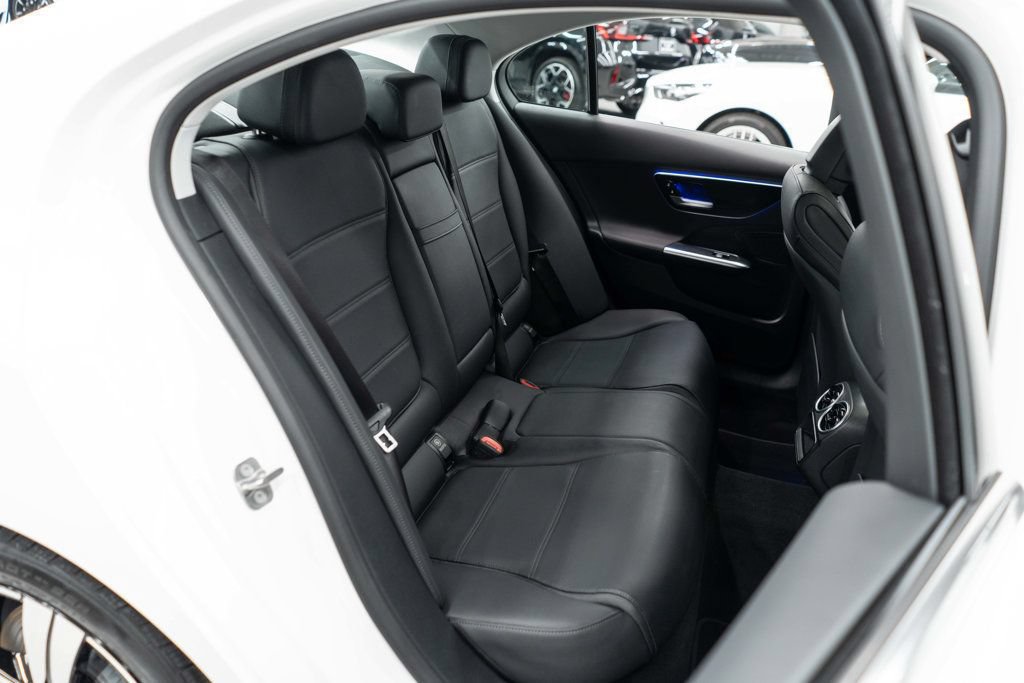 Used 2025 Mercedes-Benz C 300 4MATIC Sedan image 11