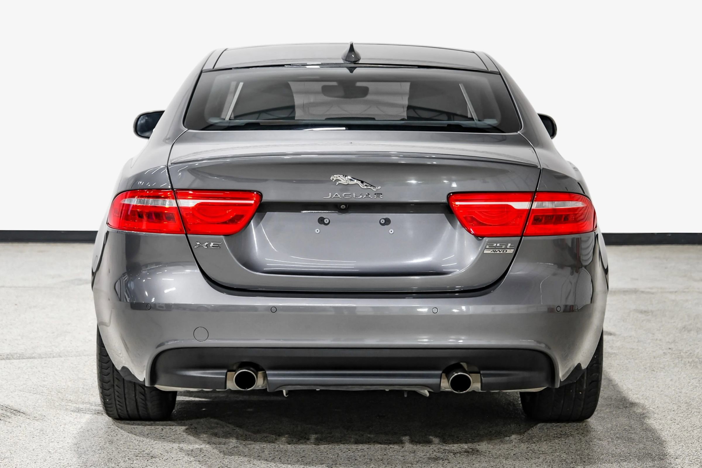 Used 2019 Jaguar XE R-Sport AWD/4WD image 7