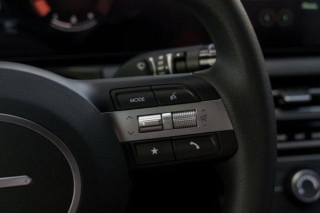 New 2025 Hyundai Santa Cruz SE FWD image 12