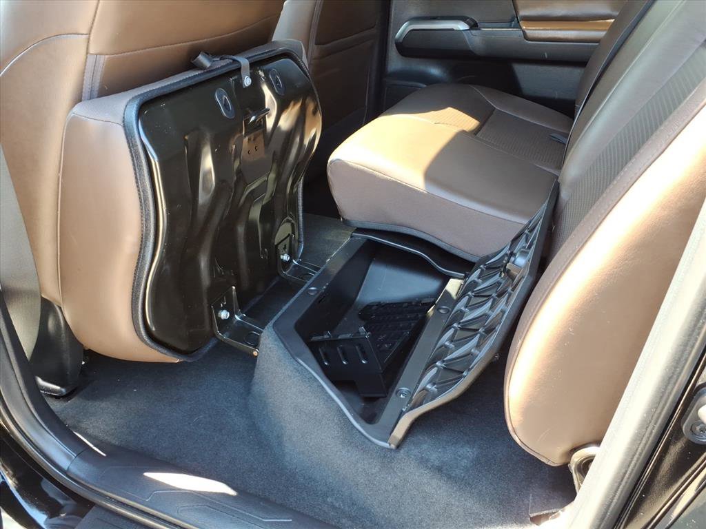 Used 2016 Toyota Tacoma Limited w/ Towing Package image 15