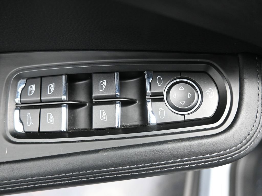 Used 2024 Porsche Macan Turbo image 22
