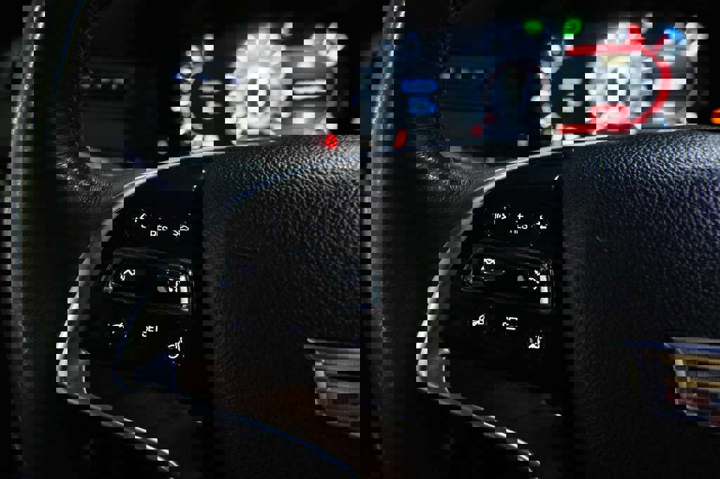 Used 2017 Cadillac Escalade ESV Premium Luxury image 42