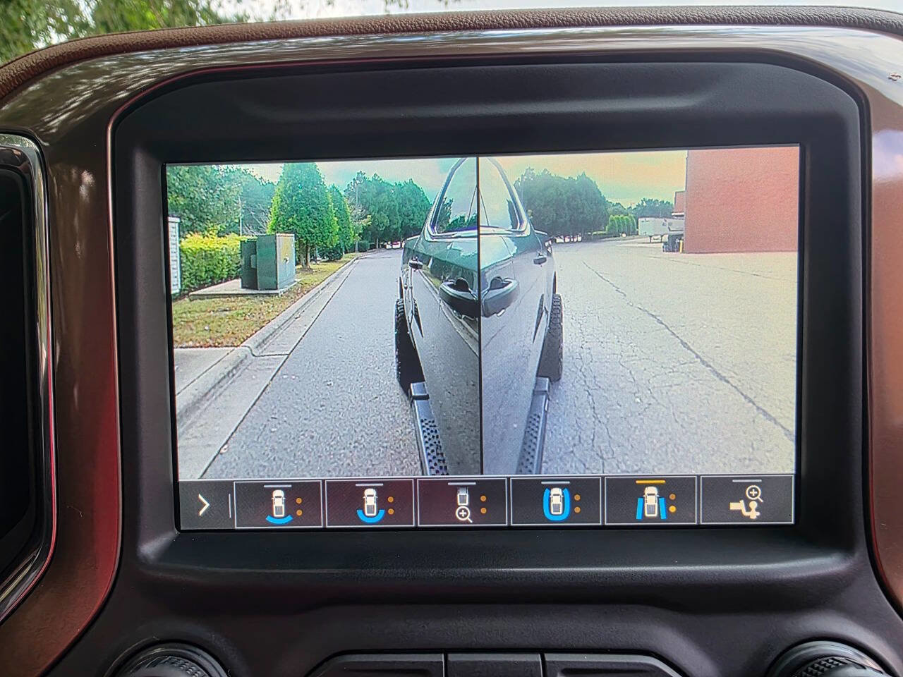 Used 2019 Chevrolet Silverado 1500 High Country w/ Technology Package image 37