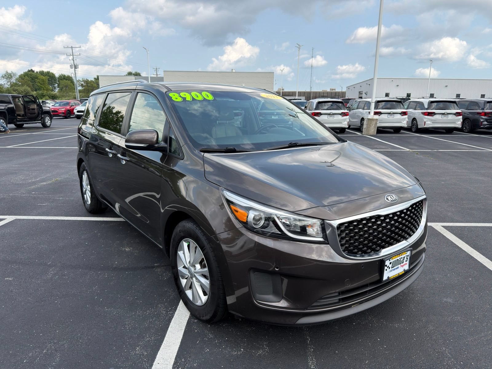 Used 2017 Kia Sedona LX w/ LX Essentials Premium Package FWD image 8