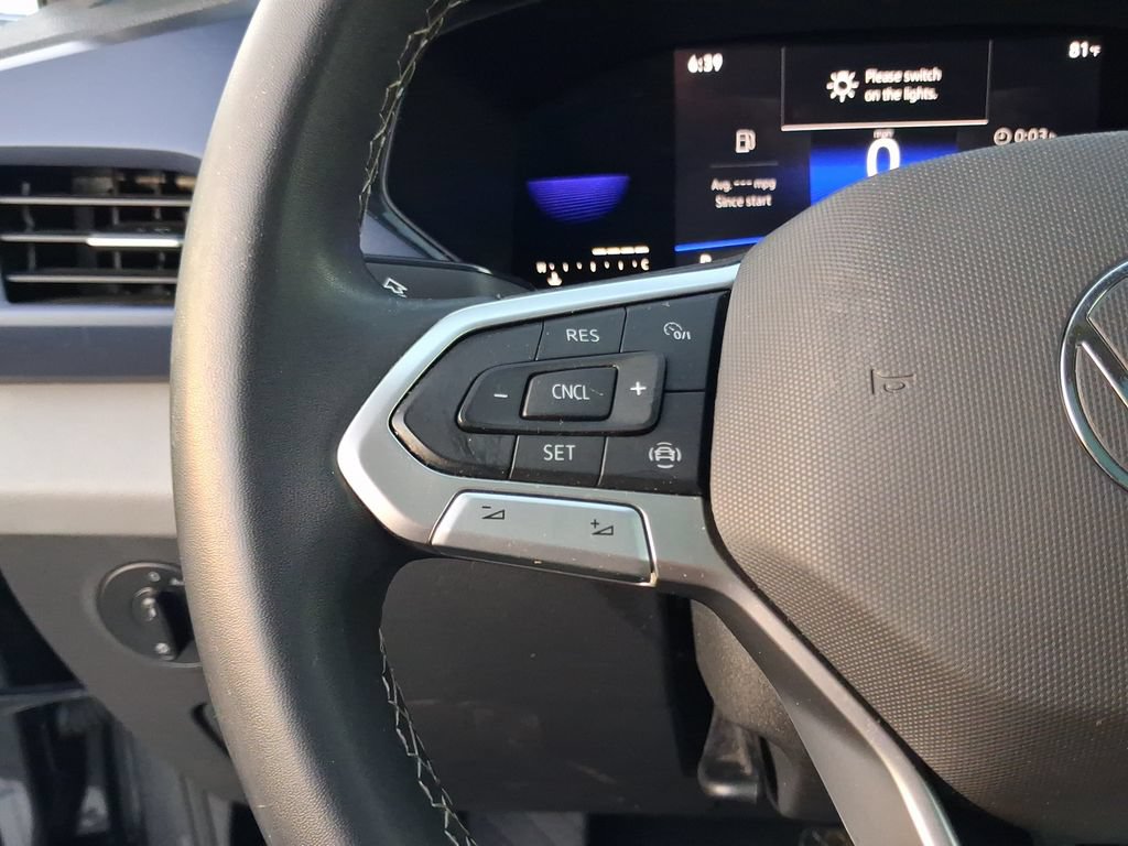 Used 2022 Volkswagen Taos SE w/ Panoramic Sunroof Package FWD image 20
