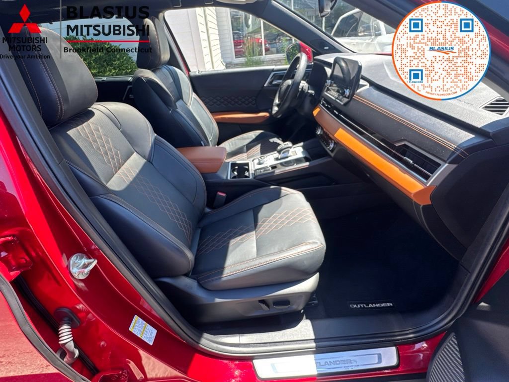 Used 2023 Mitsubishi Outlander SEL AWD/4WD image 39